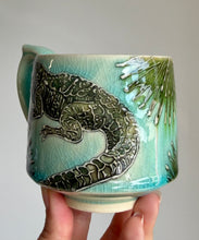 Load image into Gallery viewer, Alligator Mug