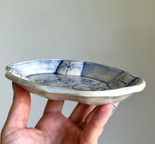 Load image into Gallery viewer, Putti riding sea dragon catchall dish 18
